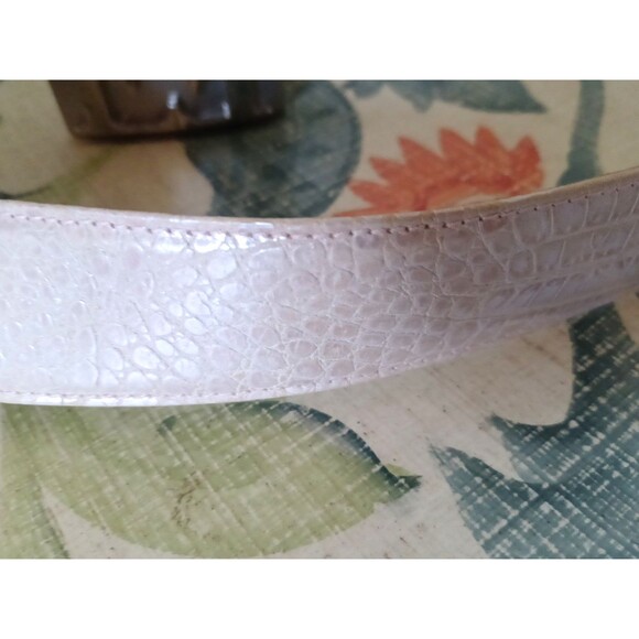 VTG ESCADA IVORY PINK HUE LEATHER SIZE 40 BELT W/ SILVER METAL E BUCKLE ITALY main image 8